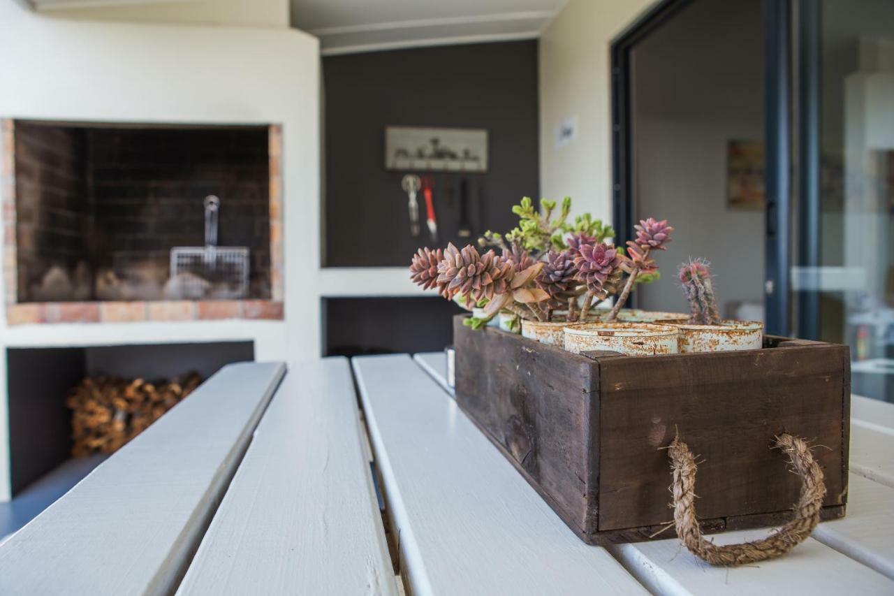 Three Feathers Cottages 랑게바안 외부 사진