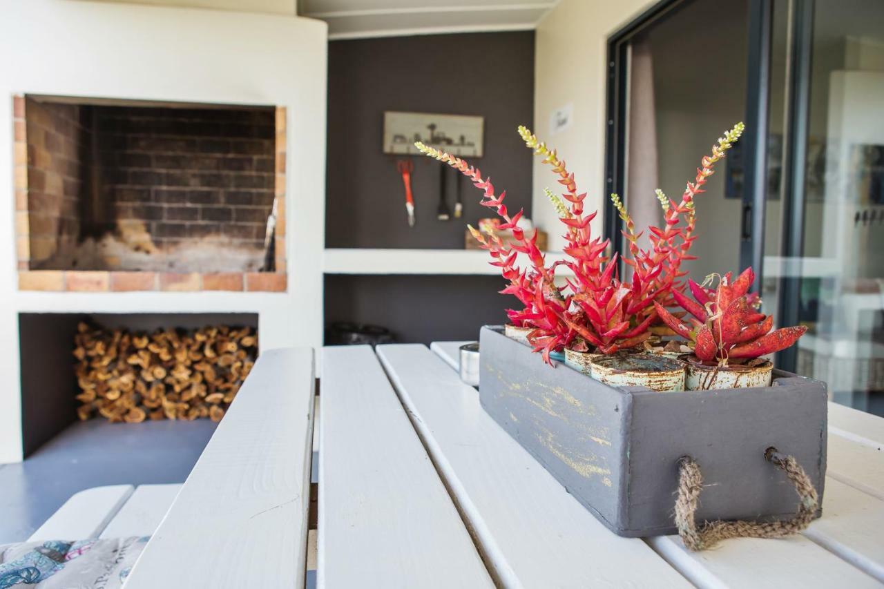 Three Feathers Cottages 랑게바안 외부 사진